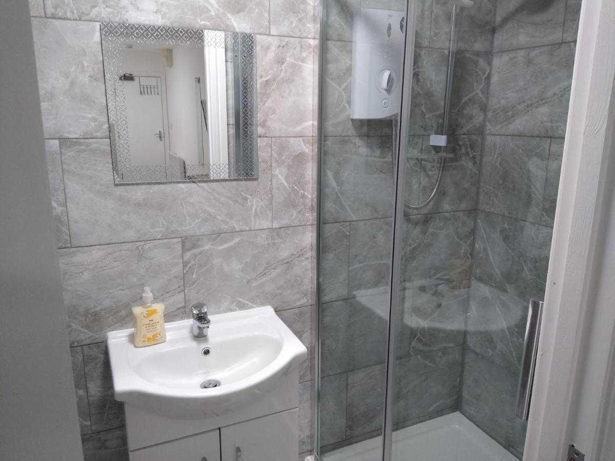 Mk Luxury Apartments Лестър Стая снимка